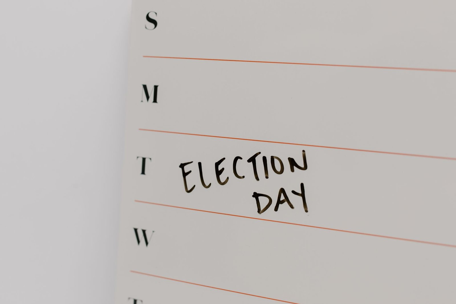 Read more about the article The Hidden Math of the 4-Day Workweek: What’s Your Time Actually Worth?